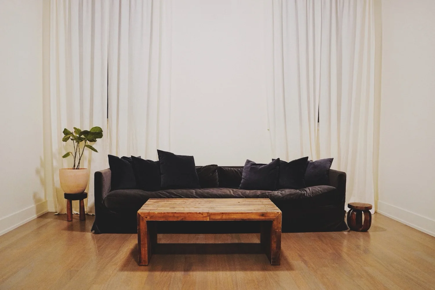 The second-floor lounge with soft seating
